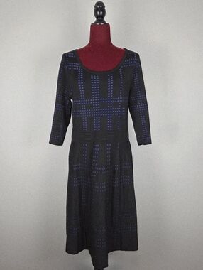 Lane Bryant Black & Blue Eyelet Fit-and-Flare Long Sleeve Knit Dress (14/16)